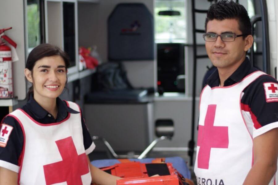 Jóvenes paramédicos Cruz Roja Cancún